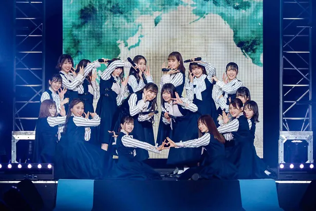 日向坂46が「日向坂46×DASADA LIVE＆FASHION SHOW」を開催