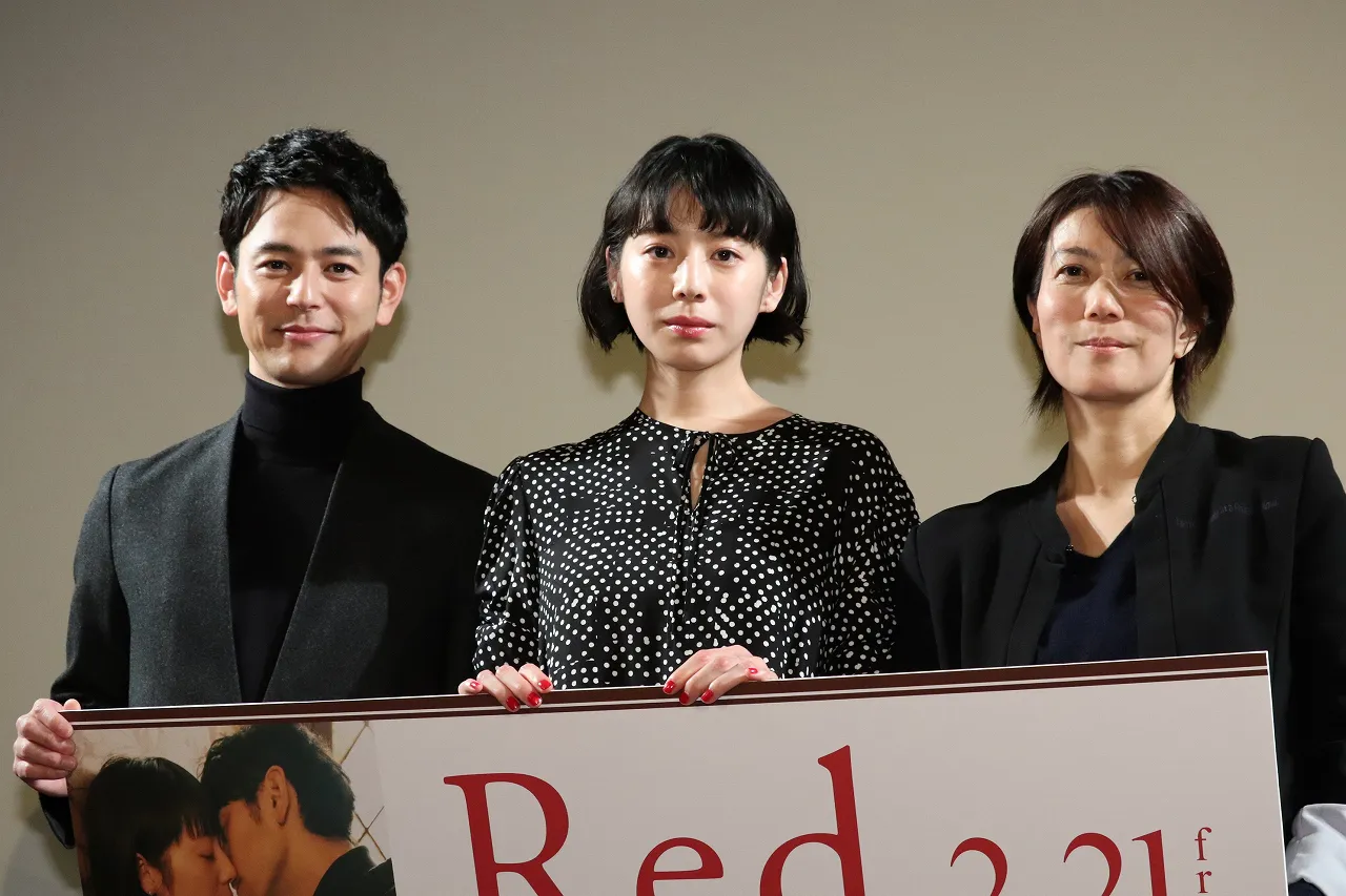 映画「Red」公開直前女性限定試写会に登場した妻夫木聡、夏帆、三島有紀子監督(写真左から)