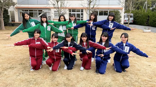 AKB48チーム8の新メンバー12人が「AKB48チーム8のあんた、ロケロケ！ターボ」で、センターの座を懸けたガチンコバトルを繰り広げる