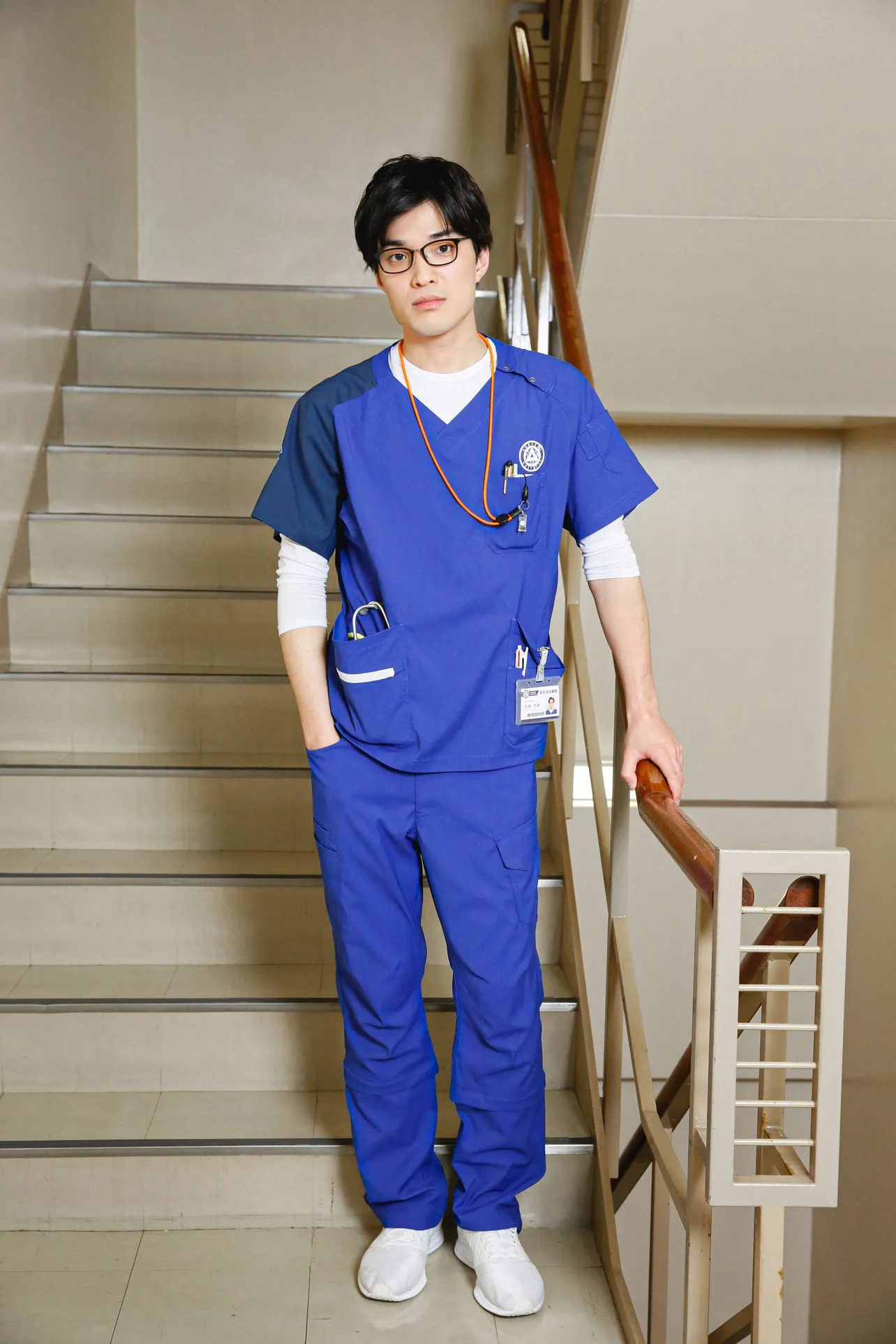 放送中のドラマ「病室で念仏を唱えないでください」で、松本の同僚の救命救急医・吉田太郎を演じている谷恭輔