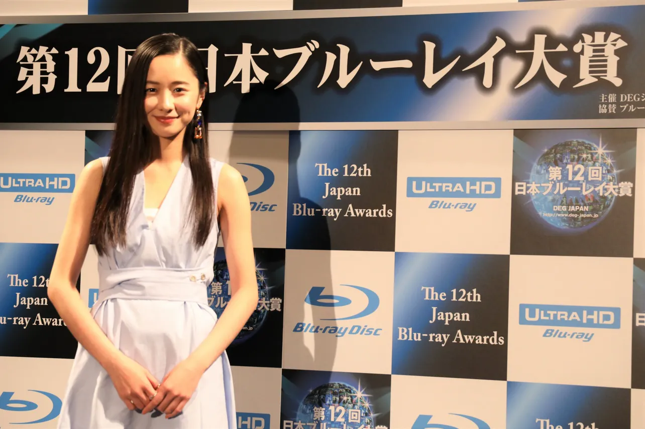 「第12回日本ブルーレイ大賞」の授賞式に登壇した堀田真由