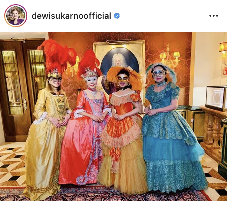 ※デヴィ夫人公式Instagram(dewisukarnoofficial)のスクリーンショット