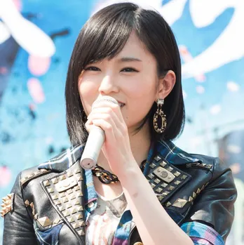 山本彩、よゐこ・有野晋哉が“写り込んじゃったSHOT”を公開しファン爆笑「有野さん顔面白すぎ!」