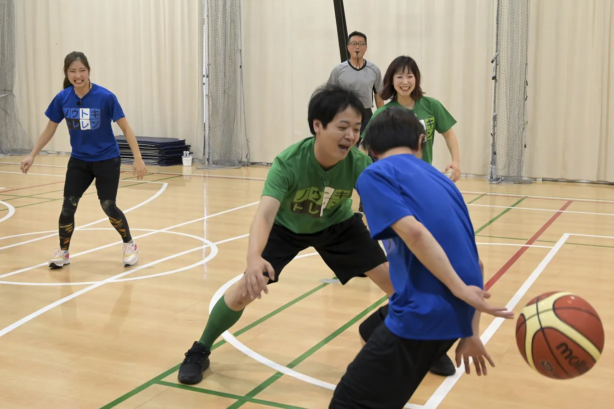 芸人たちが体を使ってクイズに挑戦！