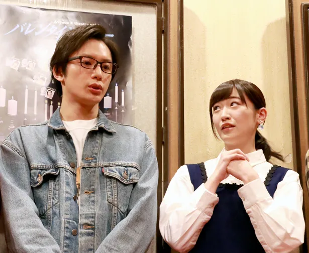 前島亜美は、会見で先輩・久保田秀敏に対し「すてきな役者さんになられて…」とコメント