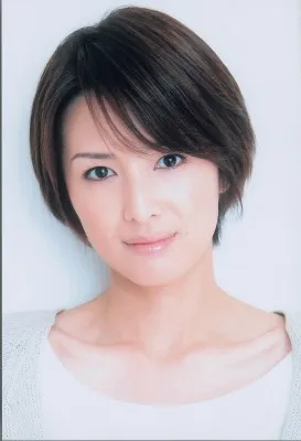 【写真】吉瀬美智子は“負けず嫌いの独身負け犬”の長女・藤子役で出演する