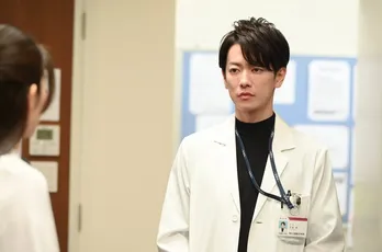 佐藤健“天堂”の“優しいキス”に女子大興奮！「恋する男子の顔…!!」＜恋はつづくよどこまでも＞