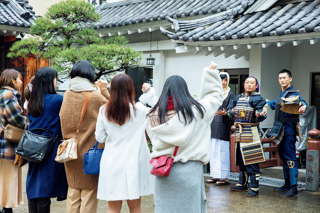 矢延城西突起門でのリリースイベントには女性ファンもたくさん！