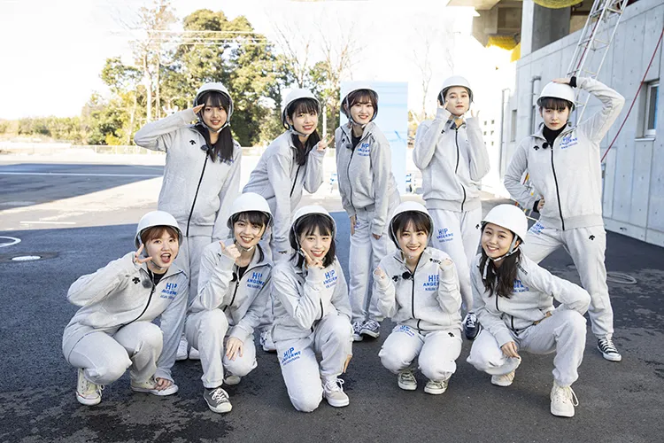 アンジュルムのメンバー10人は、千葉県・北習志野の古和釜分署で消防士のお仕事に挑戦