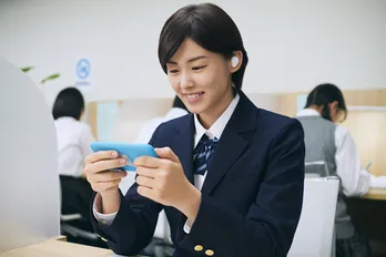 竹内愛紗、“スタサプ”新CM出演決定! 等身大のJK役「宣伝頑張ろうと思いました」