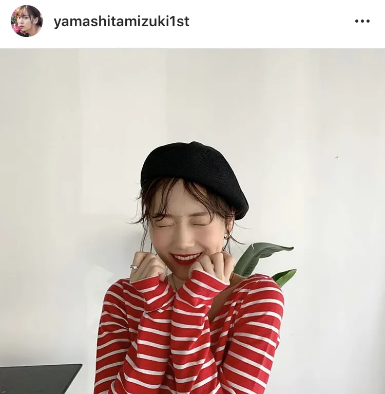 ※山下美月写真集公式Instagram(yamashitamizuki1st)のスクリーンショット