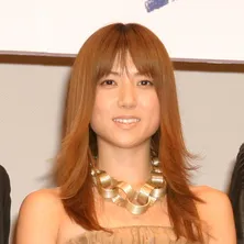 hitomi、2度の離婚と3度の結婚を経て学んだことは「人は変わらない」