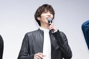 志尊淳、岡田将生“まーくん”&平手友梨奈“てち”とのモグモグSHOTに「最強の3ショット!」「やばっ…」ファン感激