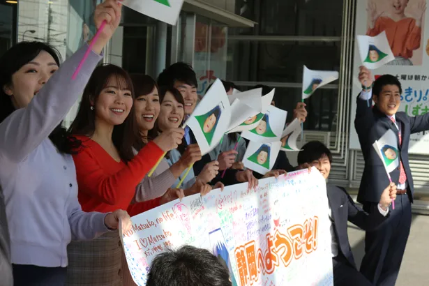 静岡朝日テレビの女子アナたちが、マツコデラックスを歓迎