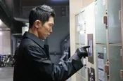 佐々木蔵之介出演の第4話「コインロッカー」より