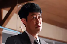 小籔千豊が心(竹内涼真)と文吾(鈴木亮平)の“運命”を握る最重要人物に!<テセウスの船>