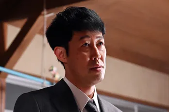 小籔千豊が心(竹内涼真)と文吾(鈴木亮平)の“運命”を握る最重要人物に!<テセウスの船>