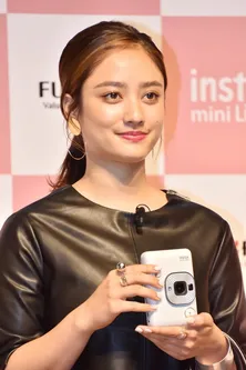 谷まりあ、“美スタイル”あらわなジムウェア姿にファン悶絶「たまらん」「胸元に目がいってしまう…」