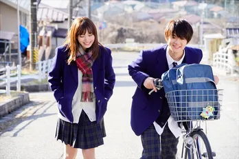 恋愛ドラマは王道路線が流行中!“恋つづ”&“僕せか”ヒットのカギは『奇跡』と『ベタ』