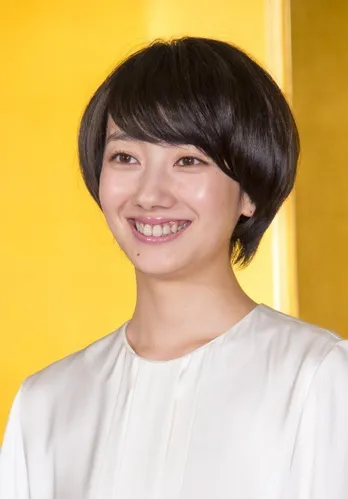 波瑠、酒の席では“ダーク波瑠”「普段ネコかぶってるんですよ」とぶっちゃけ