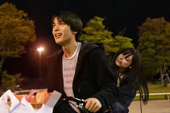 中川大志と石井杏奈のW主演映画「砕け散るところを見せてあげる」 ラブストーリーから一変する予告編解禁