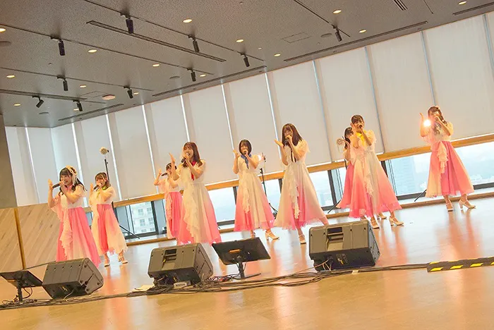 合同ライブ「エイベックス・マネジメント　スペシャルライブ」の再放送が決定したエイベックス所属のSUPER☆GiRLS