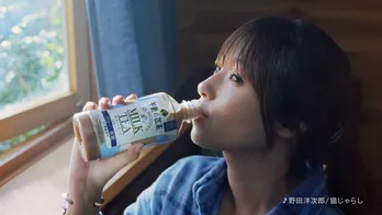 深田恭子が野田洋次郎(RADWIMPS)の曲をピアノ演奏！「キリン 午後の紅茶」新CM開始