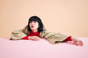 あいみょんの新曲「裸の心」が多部未華子主演ドラマ主題歌に【コメントあり】