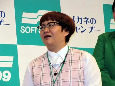 ハリセンボン近藤春菜の新ネタ メガネを替えると別人に Webザテレビジョン