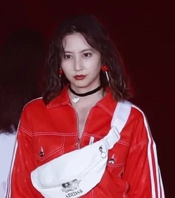 河北麻友子、「足なっが!」な“細身パンツスタイル”にファン大絶賛!