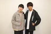 アニメ「遊☆戯☆王SEVENS」で主人公・王道遊我役の石橋陽彩(写真左)とルーク役の八代拓(写真右)にインタビューを実施