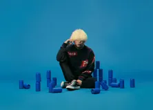 今注目のアーティスト・秋山黄色が「ANN0」でパーソナリティーに！　「全力で滅茶苦茶にして楽しいひと時を」