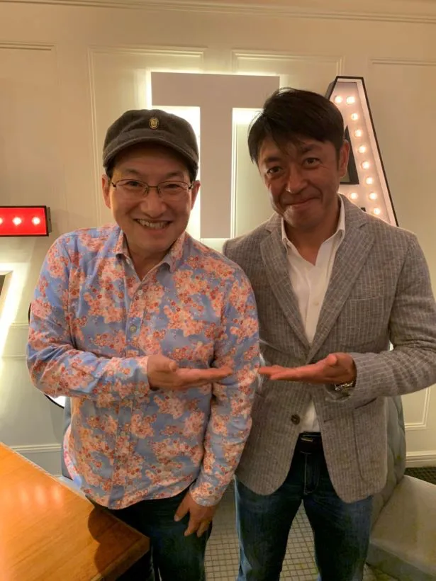 【写真を見る】先輩・春風亭昇太と後輩・澤登正朗氏の貴重な2SHOT