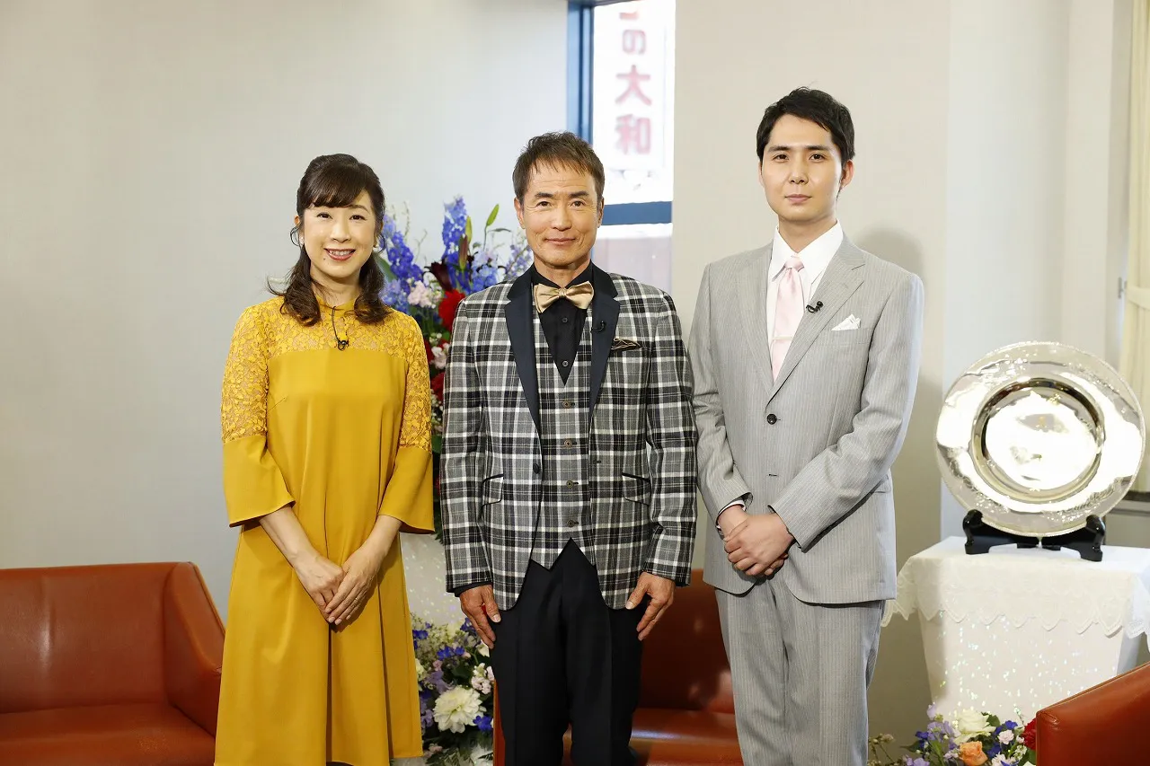 司会の関純子アナ、大平サブロー、藤川貴央アナ(写真左から)