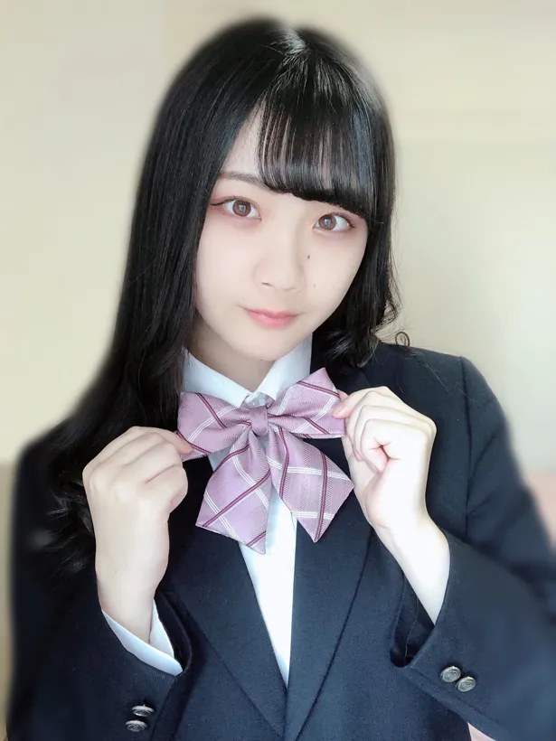 キャンディzooのペリカン担当・菅谷夏子が、TwitterとInstagramで制服姿を公開した