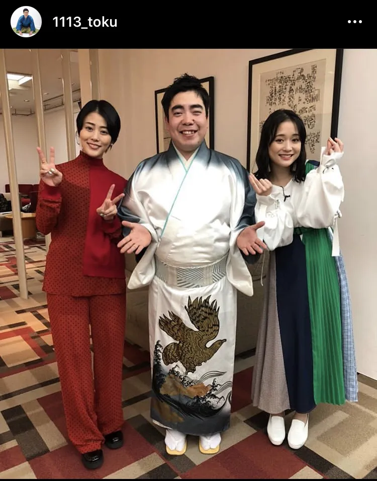 【写真を見る】大原櫻子＆高畑充希に挟まれた、歌手・徳永ゆうき