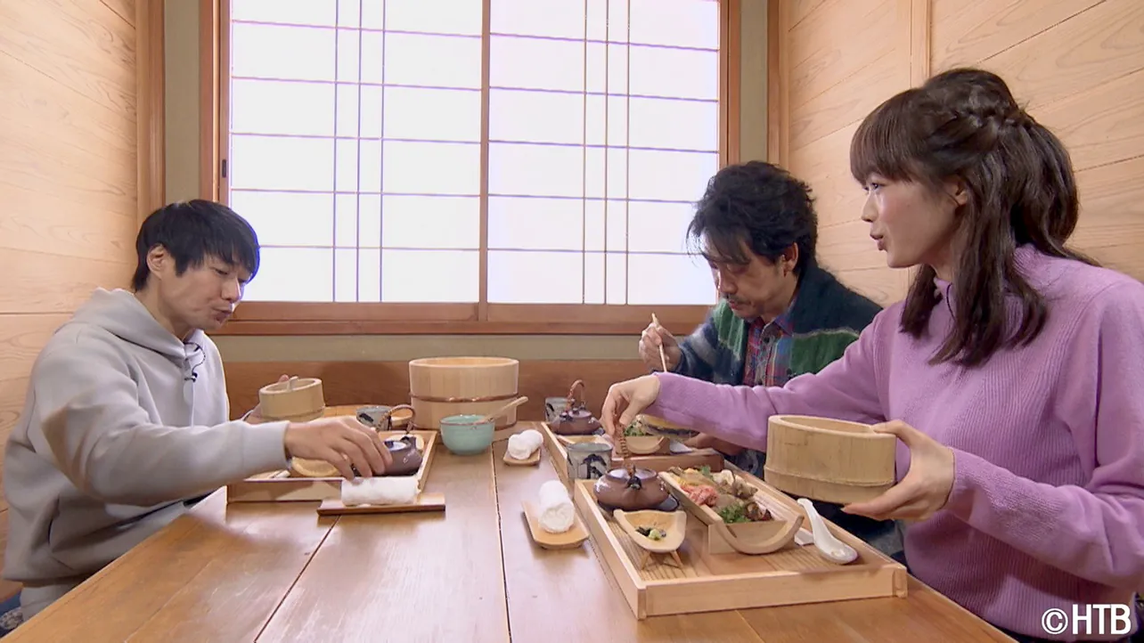 広島で幻の郷土料理を担当する豚一家の3人