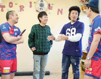 いろはに千鳥名物“ガチンコ卓球”で、初登場のトータルテンボスと対決!<いろはに千鳥>