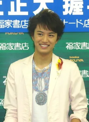 井上正大がトレカを発売「いろいろな表情を見てほしい」