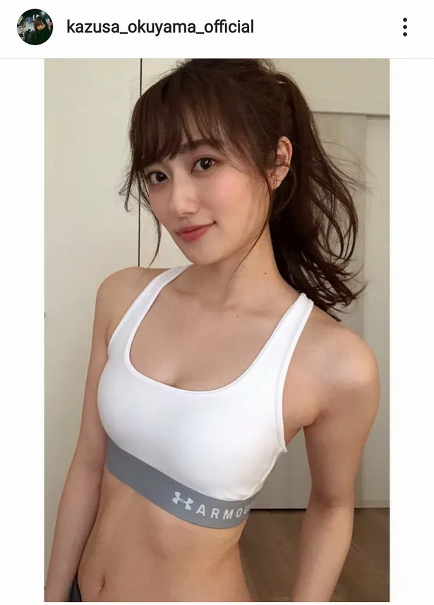 画像 日本で一番美しいカラダ 奥山かずさ 家トレ 報告の美くびれ デコルテshotに反響 2 16 Webザテレビジョン