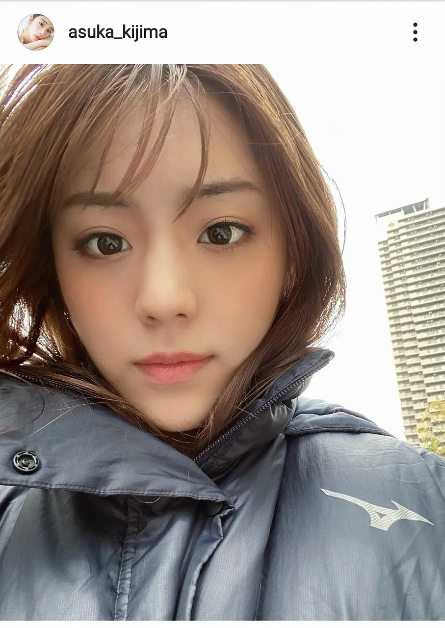 【写真を見る】“天気予報の女神”貴島明日香がレアだけど圧倒的に美しい自撮りSHOTを公開！