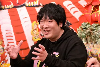 岡崎体育が「ダウンタウンなう」に登場!自分のキャラクターについて悩みを明かす