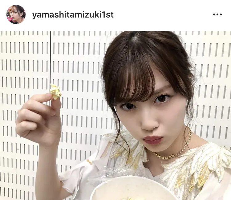 ※山下美月写真集公式Instagram(yamashitamizuki1st)のスクリーンショット