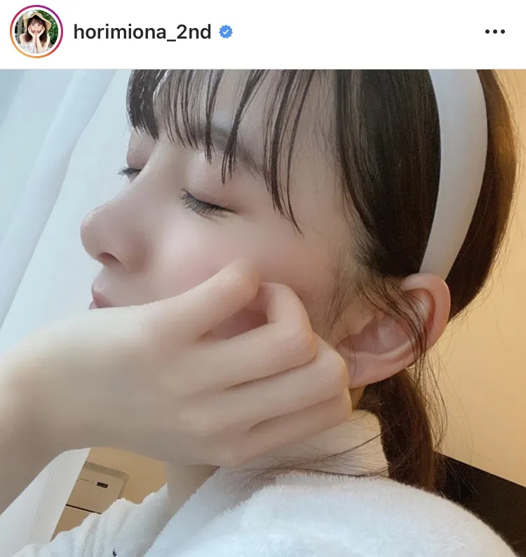 ※堀未央奈2nd写真集公式Instagram(horimiona_2nd)のスクリーンショット