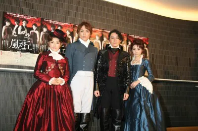 ミュージカル「嵐が丘」に出演する安倍なつみ、山崎育三郎、河村隆一、平野綾（写真左から）