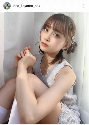 “マジパン”小山リーナ、圧倒的美脚が輝く“体育座り”SHOTに絶賛相次ぐ「尊い」「天使かと思った」