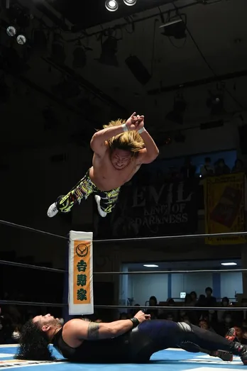 「テレプロ」始まる!棚橋弘至&内藤哲也が生解説 “時空を超えたLIVE配信”を同時視聴