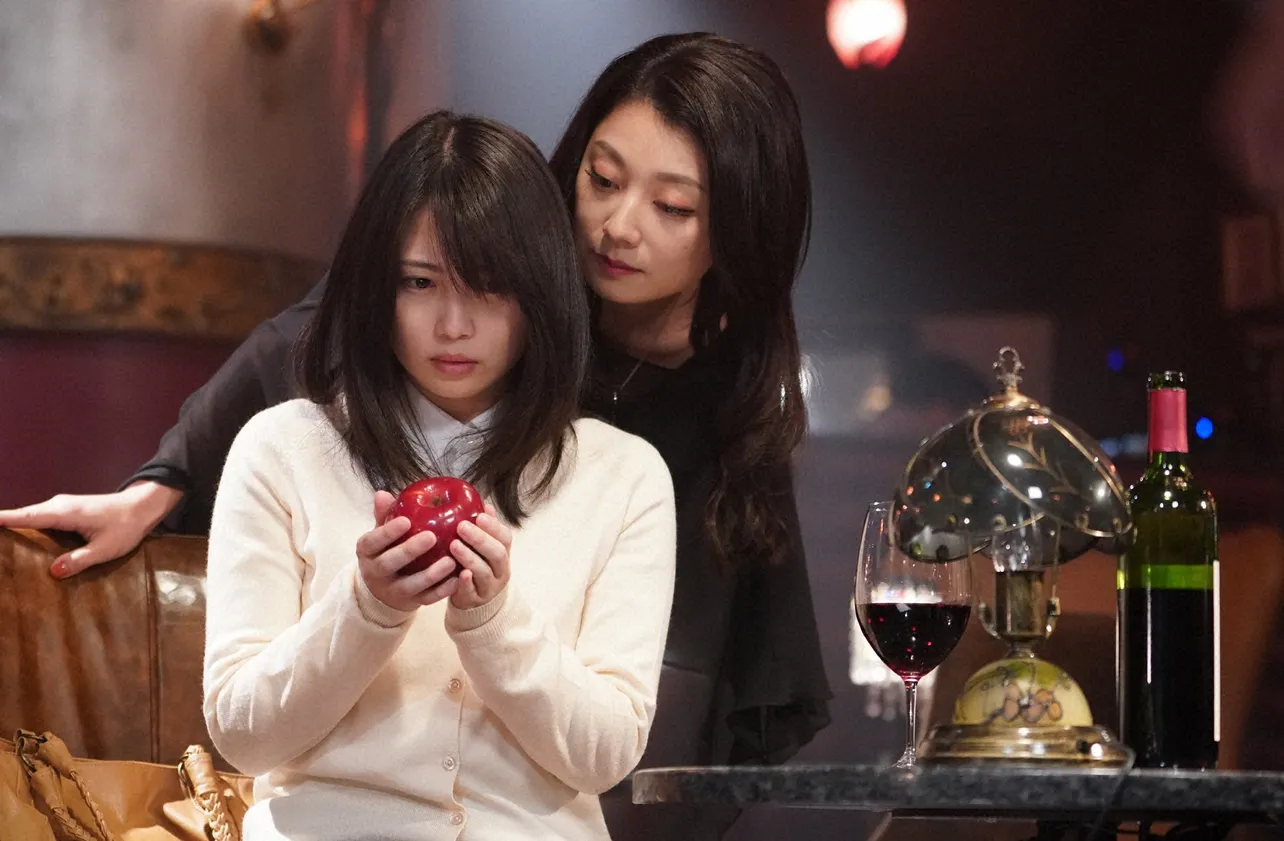 「美食探偵 明智五郎」第1、2話ではリンゴ農家の娘・古川茜役として志田未来が登場
