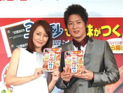 PRイベントに登場した矢田亜希子と細川茂樹（写真左から）