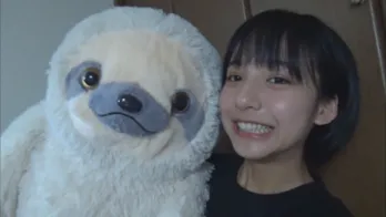 山之内すず、一人暮らしの自宅を公開!友人と電話する等身大の姿が